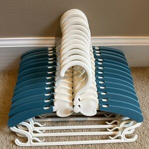 13 Blue/White Baby/Children Adjustable Clothes Plastic Hangers, 11-14.5"